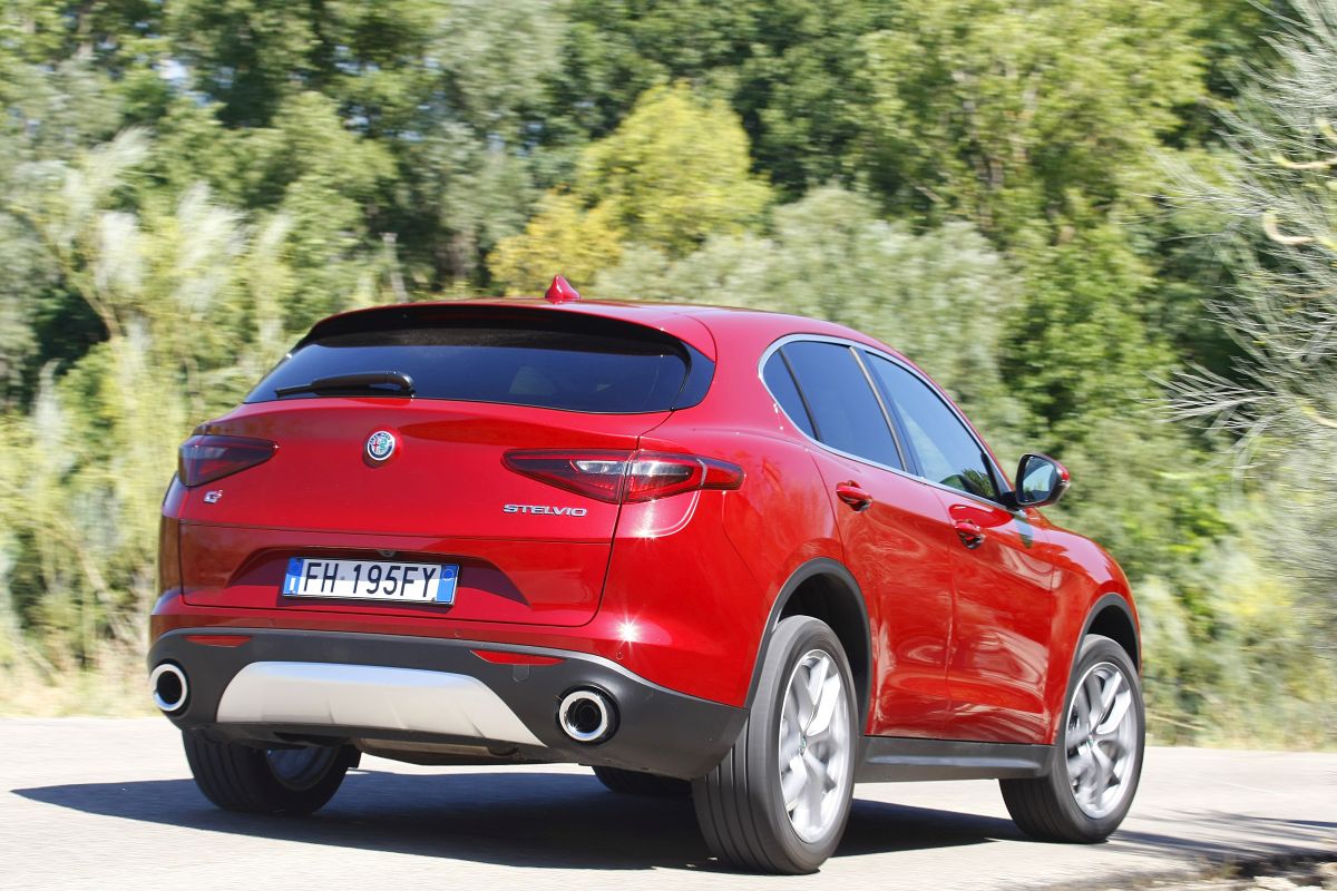 Alfa Romeo Stelvio 2.2 Diesel 210 CV. Trasera