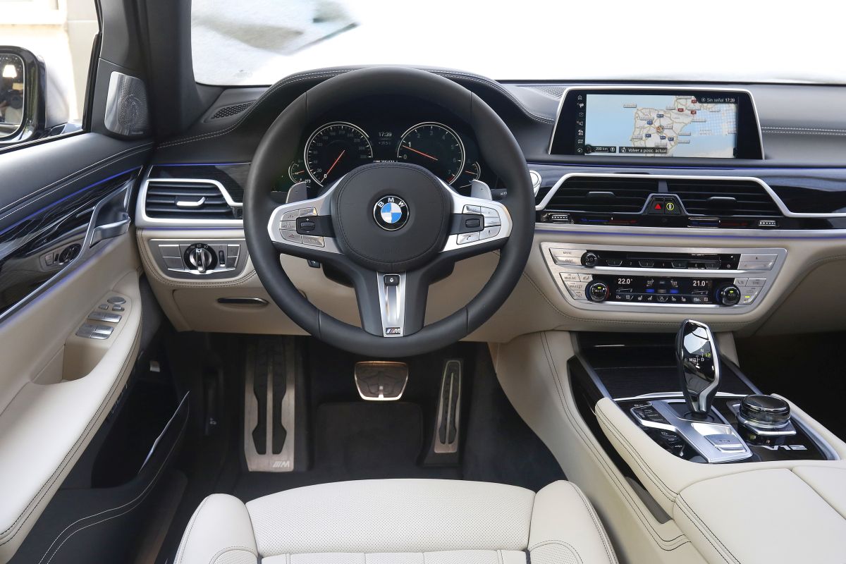 BMW M760Li xDrive. Salpicadero