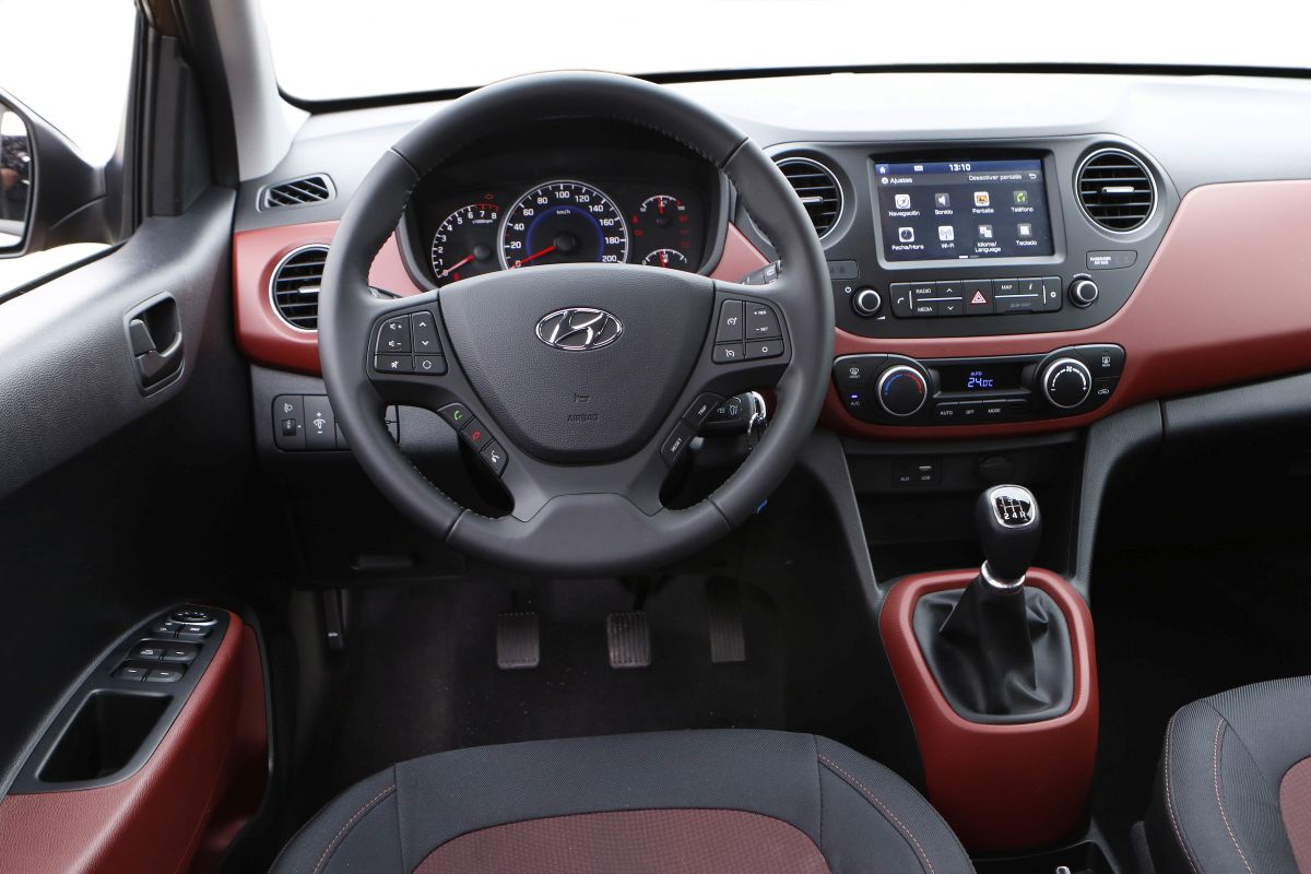 Hyundai i10 1.2 MPI 87 CV. Salpicadero