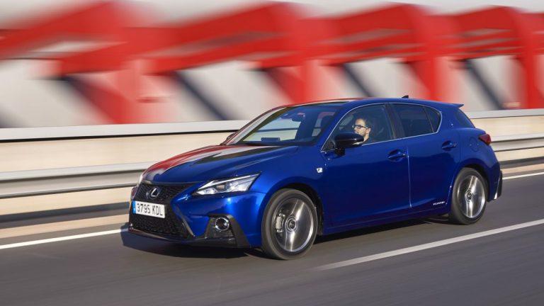 Lexus CT 200h 2017. Frontal