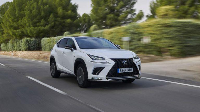 Lexus NX 300h 2017. Movimiento