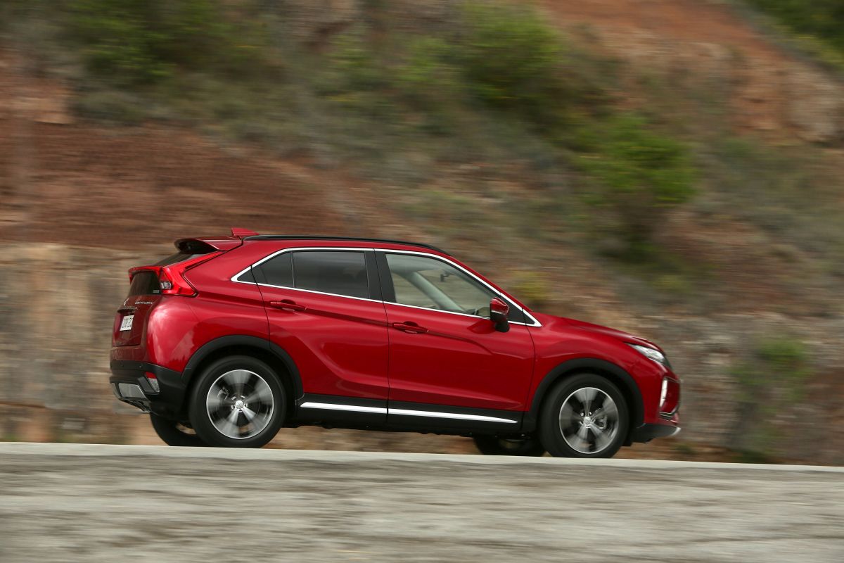 Mitsubishi Eclipse Cross. Barrido a la derecha