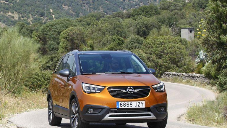 Opel Crossland X 1.6 CDTi 120 CV. Frontal