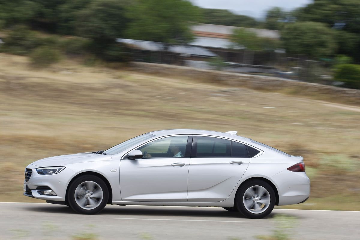 Opel Insignia Grand Sport 1.6 CDTi 136 CV. Barrido a izquierda