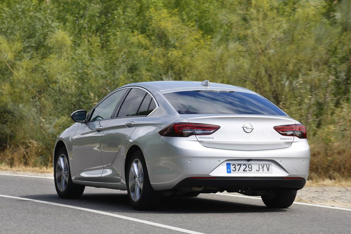 Opel Insignia Grand Sport 1.6 CDTi 136 CV. Trasera