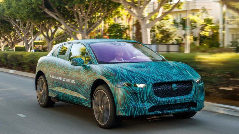 Jaguar I-PACE delantera movimiento