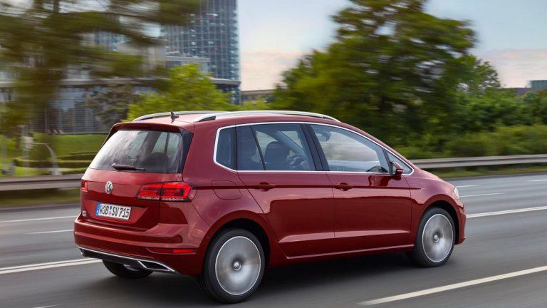 Volkswagen Golf Sportsvan 2018 trasera movimiento