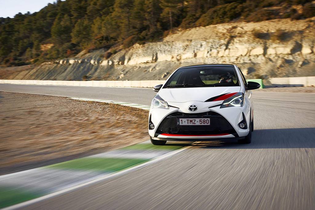 curva Toyota Yaris GRMN