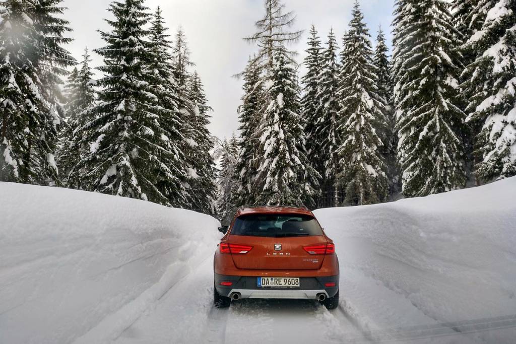 Prueba de conducción con el SEAT León ST sobre nieve