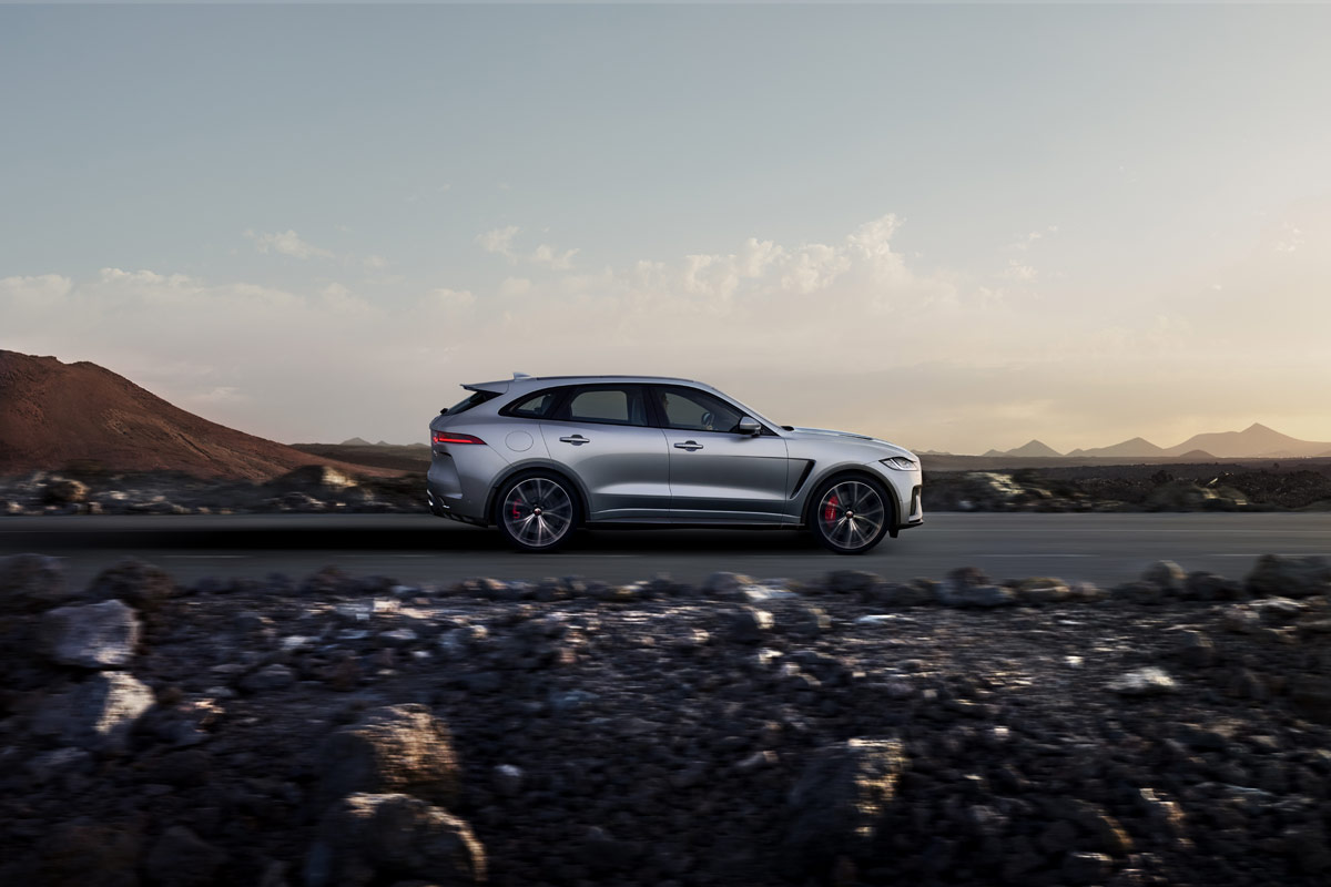 Jaguar F-PACE SVR