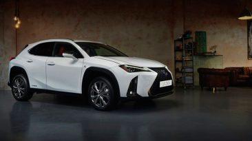 Lexus UX, lateral