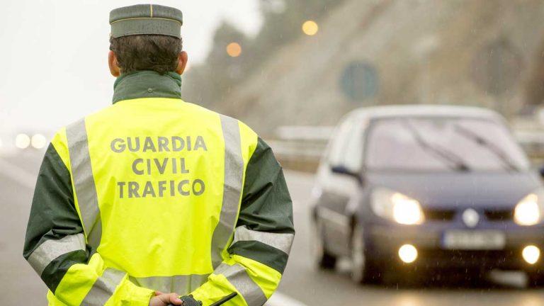 Infracciones de tráfico, agentes de tráfico