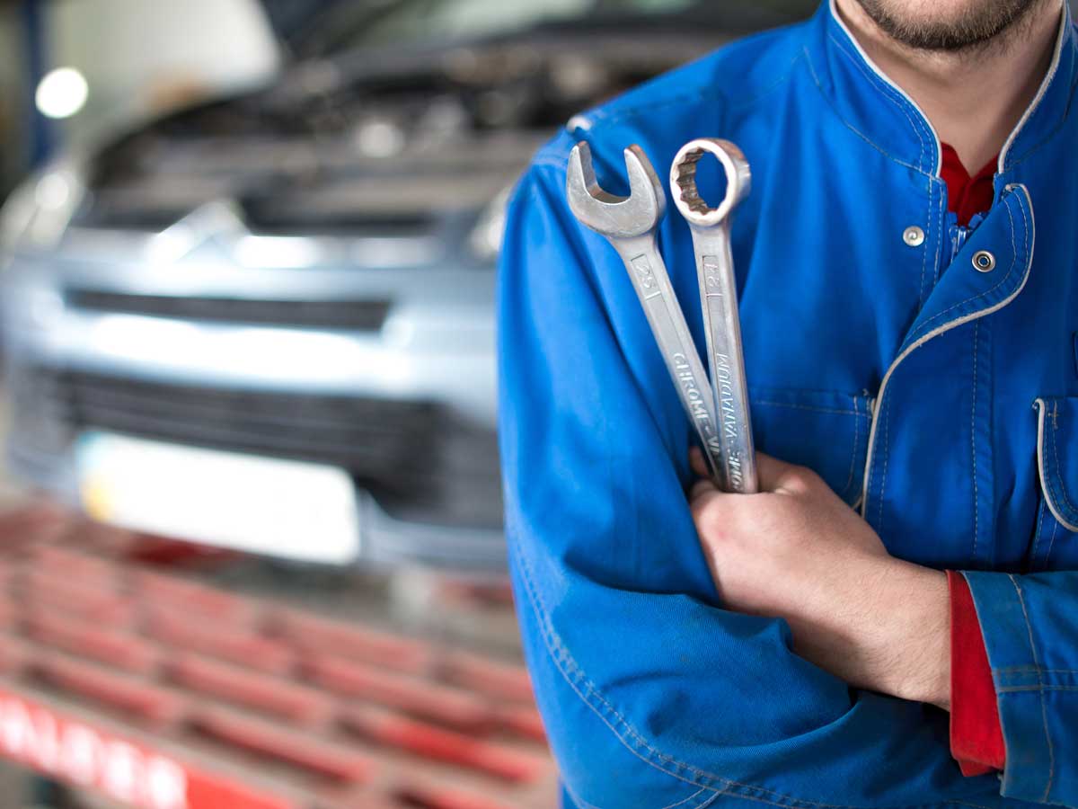 Detienen a un mecánico por vender los coches que llegaban a su taller