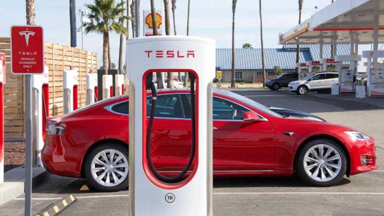 Tesla da un paso atrás con la tercera generación de supercargadores