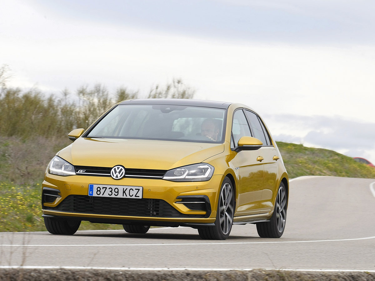 Volkswagen Golf vs Honda Civic