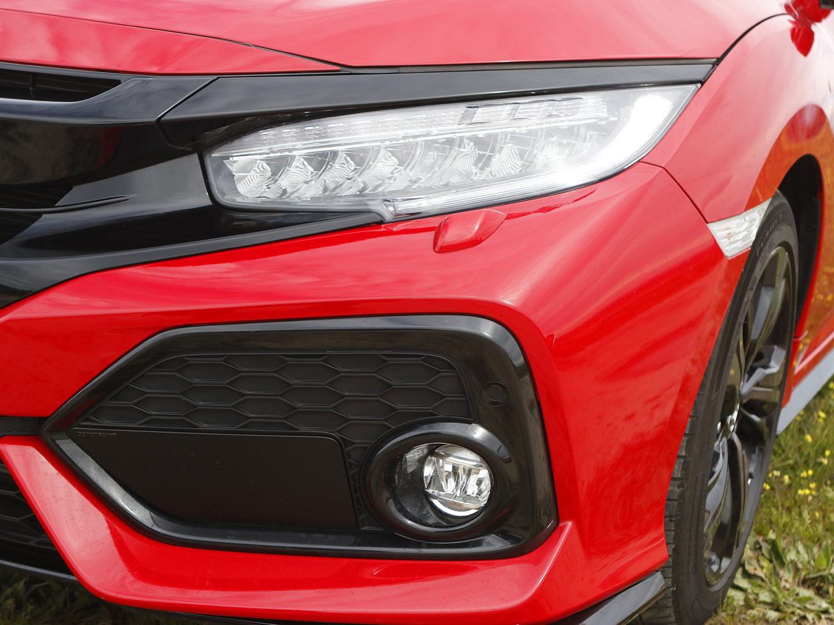 Volkswagen Golf vs Honda Civic