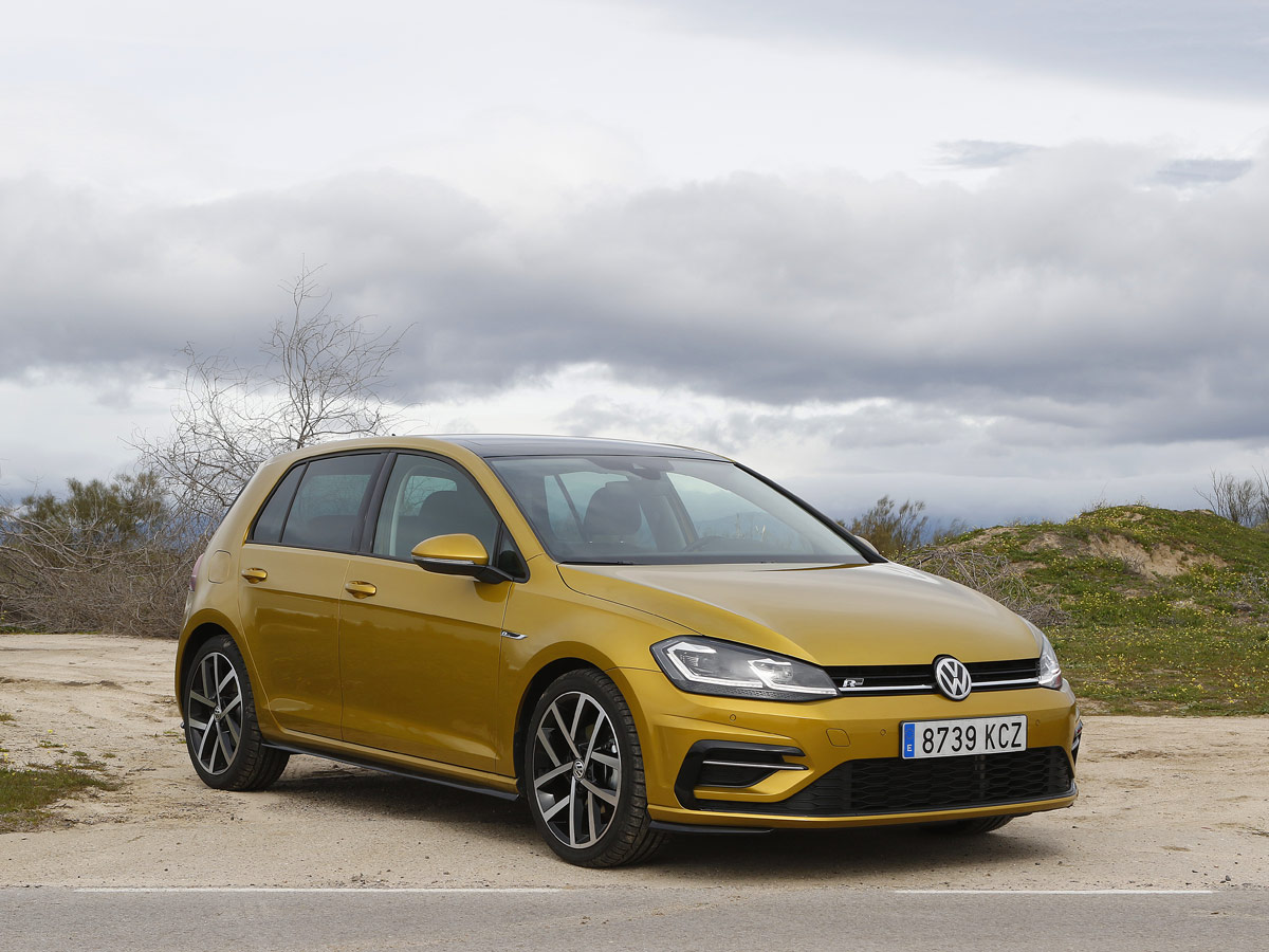 Volkswagen Golf vs Honda Civic