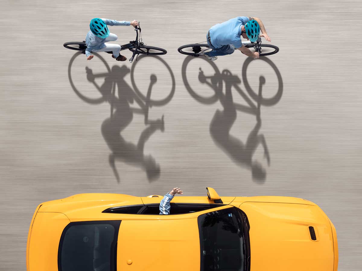 ciclistas y conductores