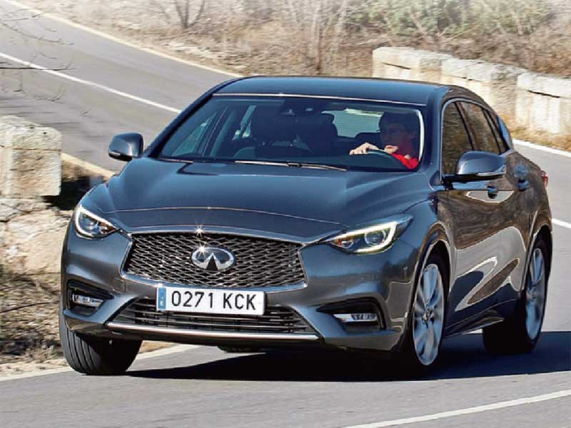 Comparativa BMW 116d 5P Auto vs. Infiniti Q30 1.5D Premium 7DCT