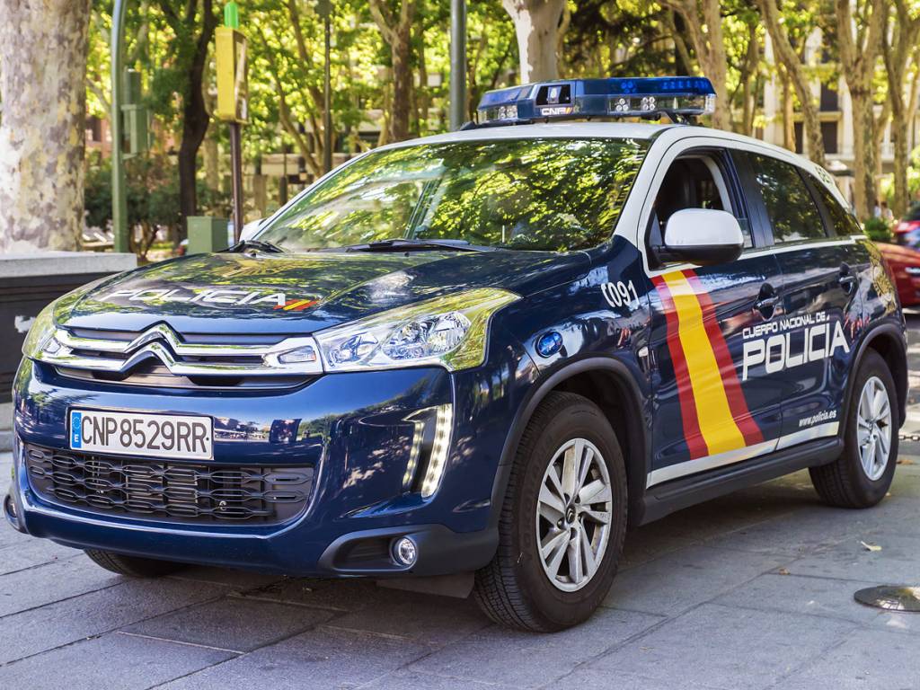Policía