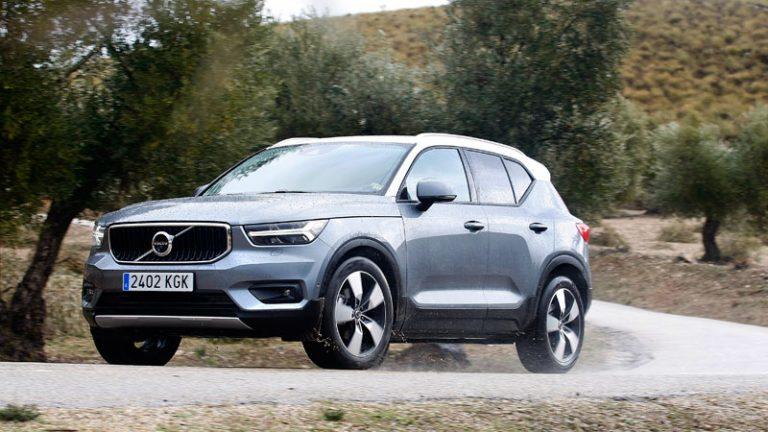 Volvo XC40 Momentum D4 AWD