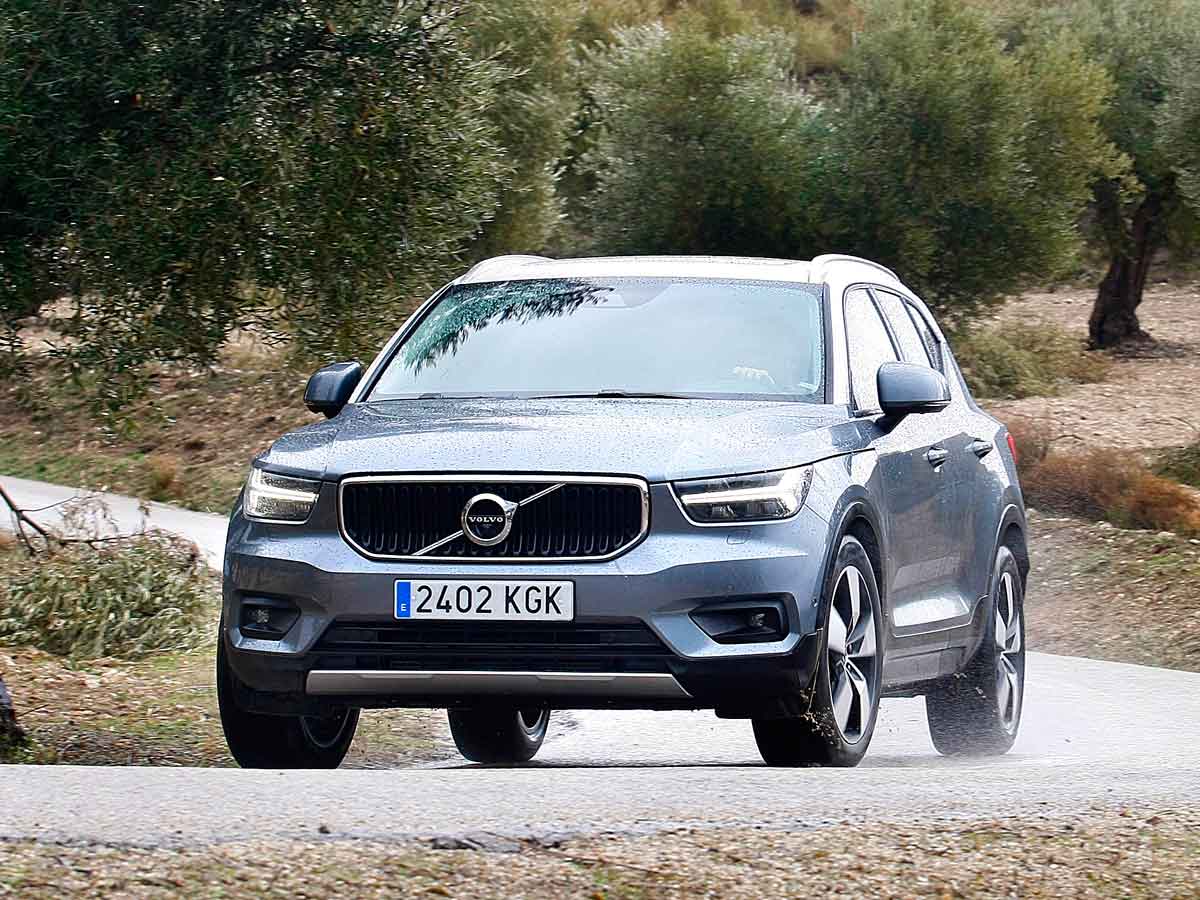 Volvo XC40 Momentum D4 AWD