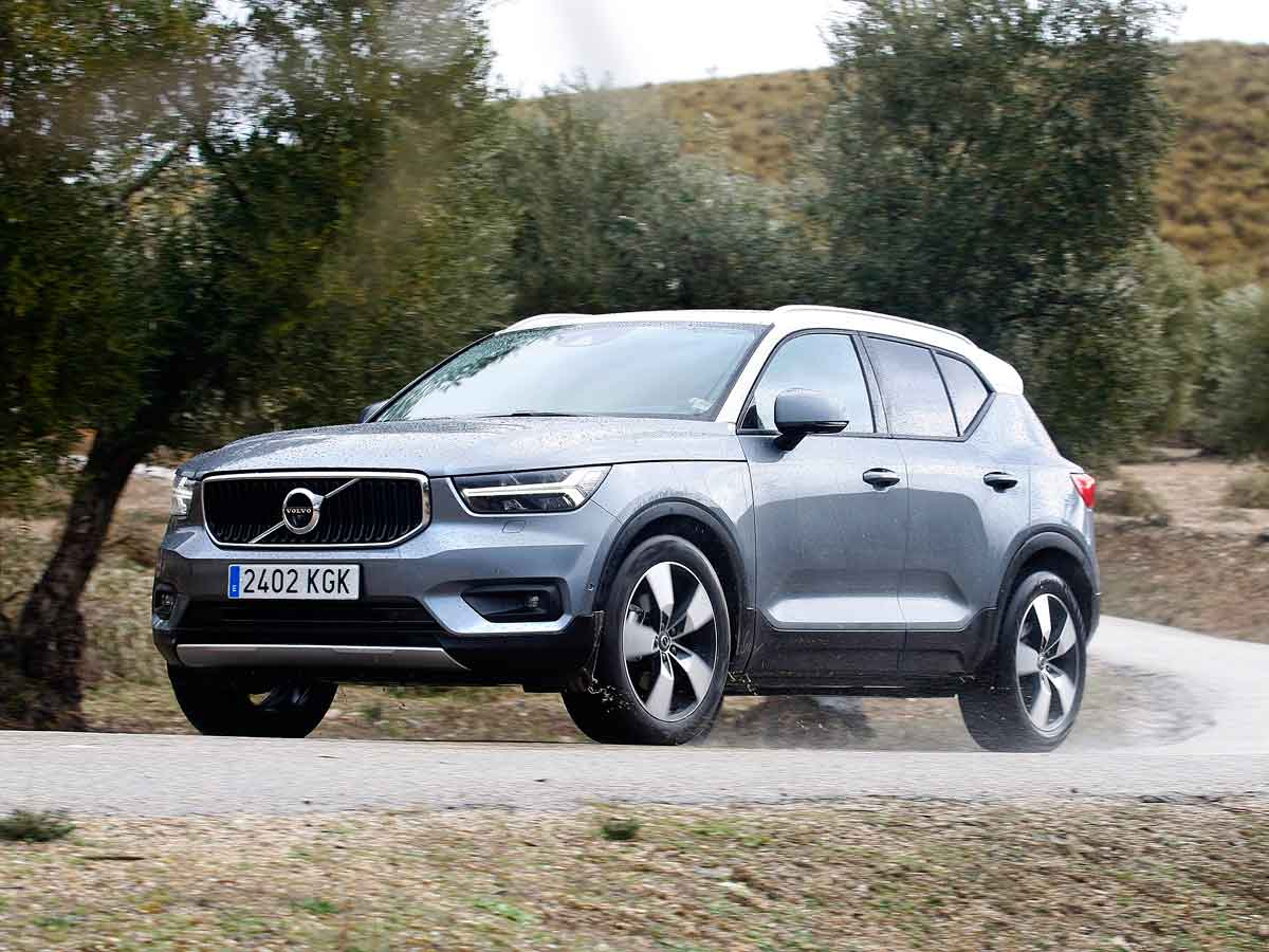 Volvo XC40 Momentum D4 AWD