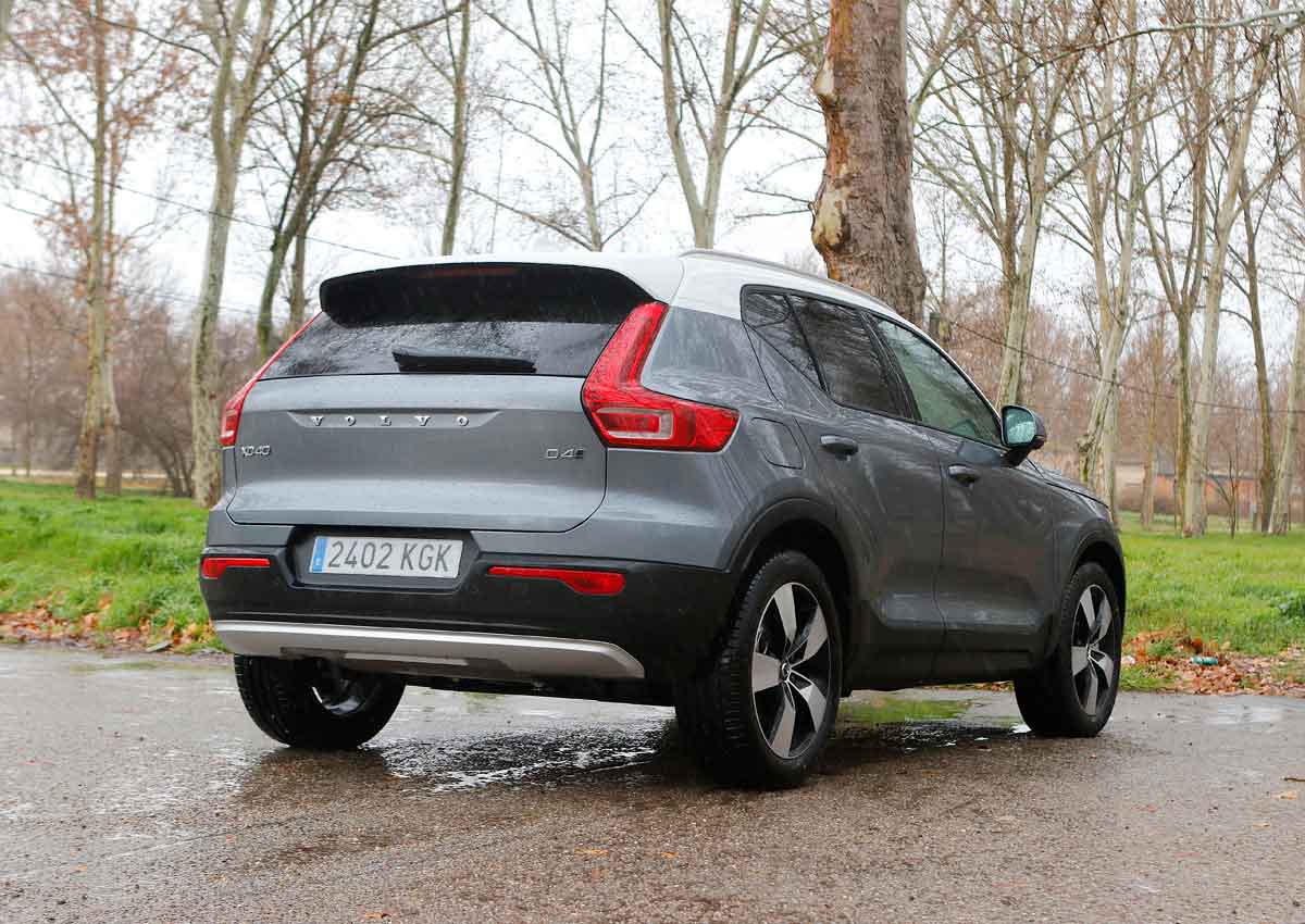 Volvo XC40 Momentum D4 AWD