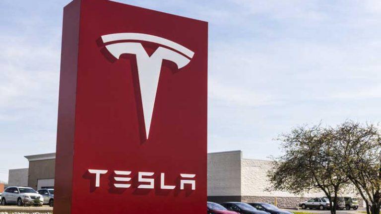 fábrica de Tesla en China. Tesla pérdidas financieras