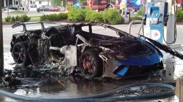Prenden fuego a un Lamborghini Huracan en una gasolinera