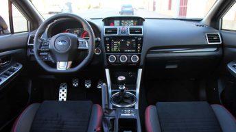 Prueba Subaru WRX STi - Cuadro de mandos y salpicadero