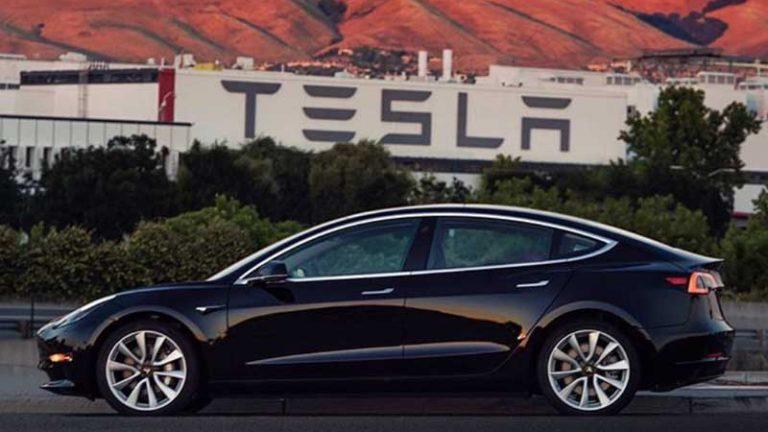 España se queda fuera de la carrera por la factoría de Tesla