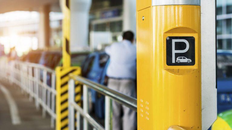 Aparcamiento en aeropuertos