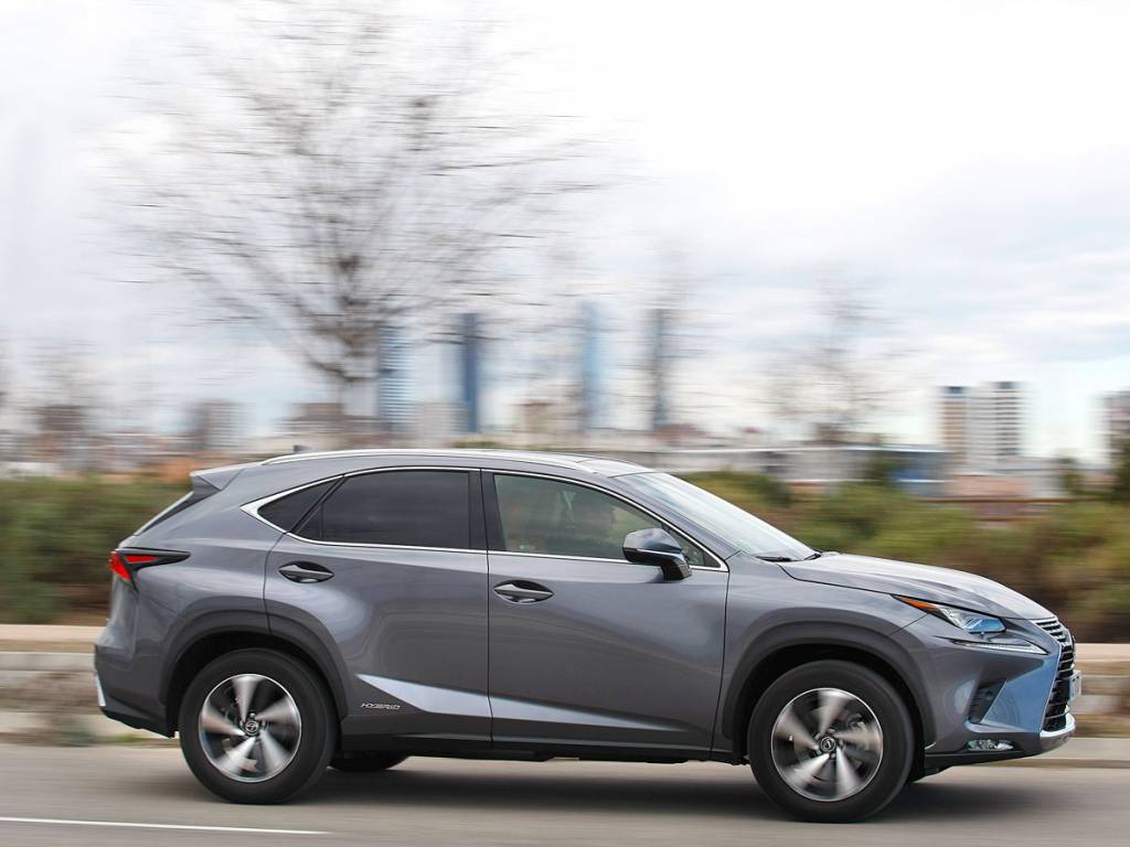 Lexus NX 300h Luxury