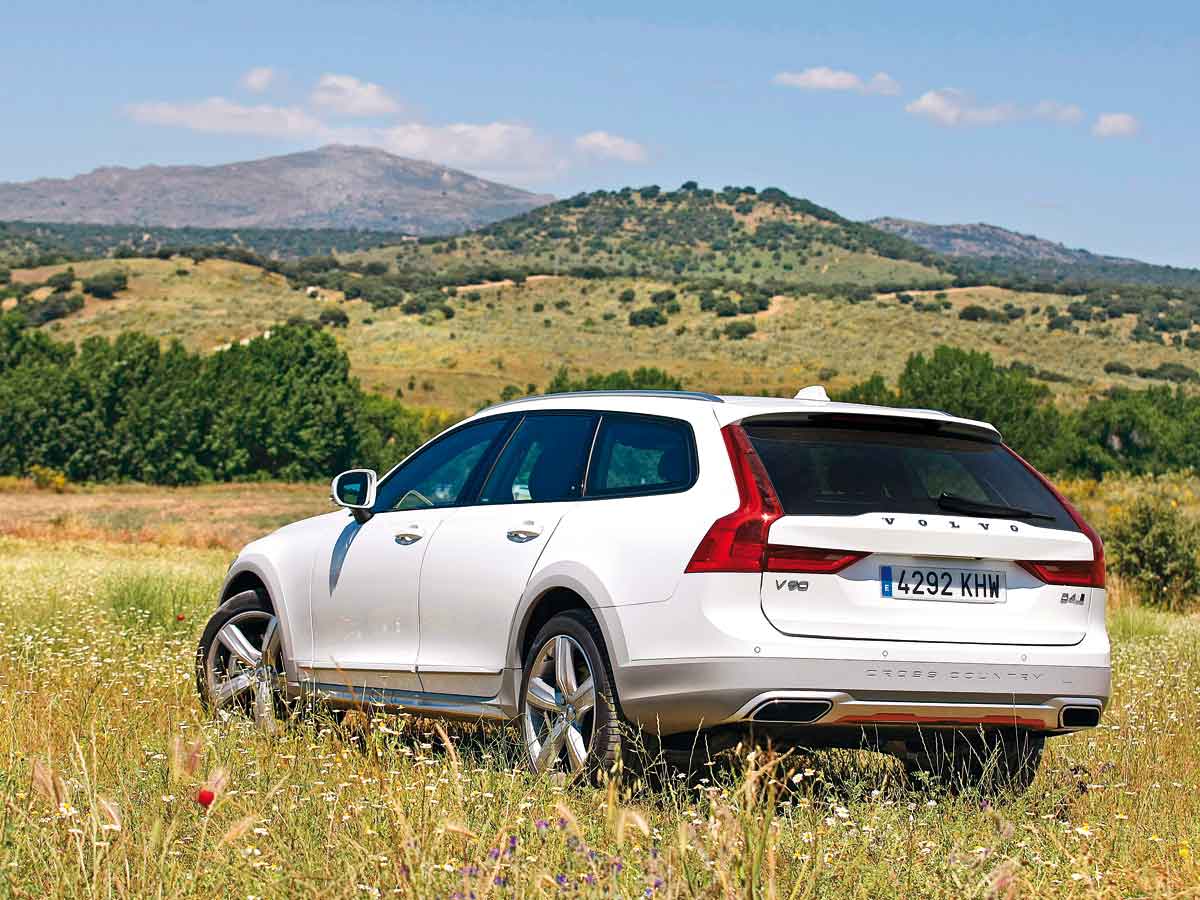 Volvo V90 Cross Country