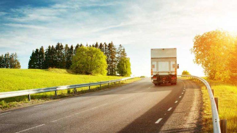 Energía solar: la solución para reducir el consumo y las emisiones de los camiones