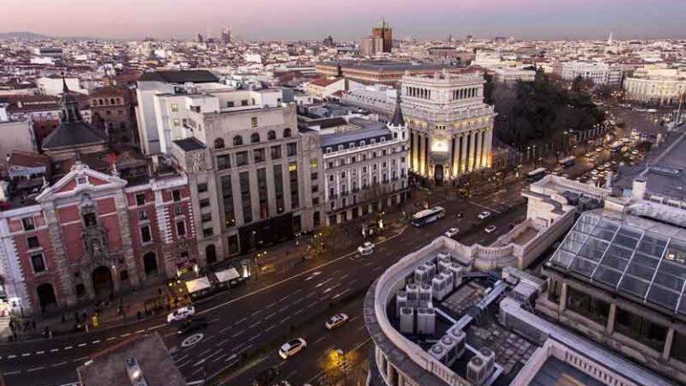 Críticas al Ayuntamiento de Madrid por bajar la velocidad a 30 km/h en la mayoría de calles
