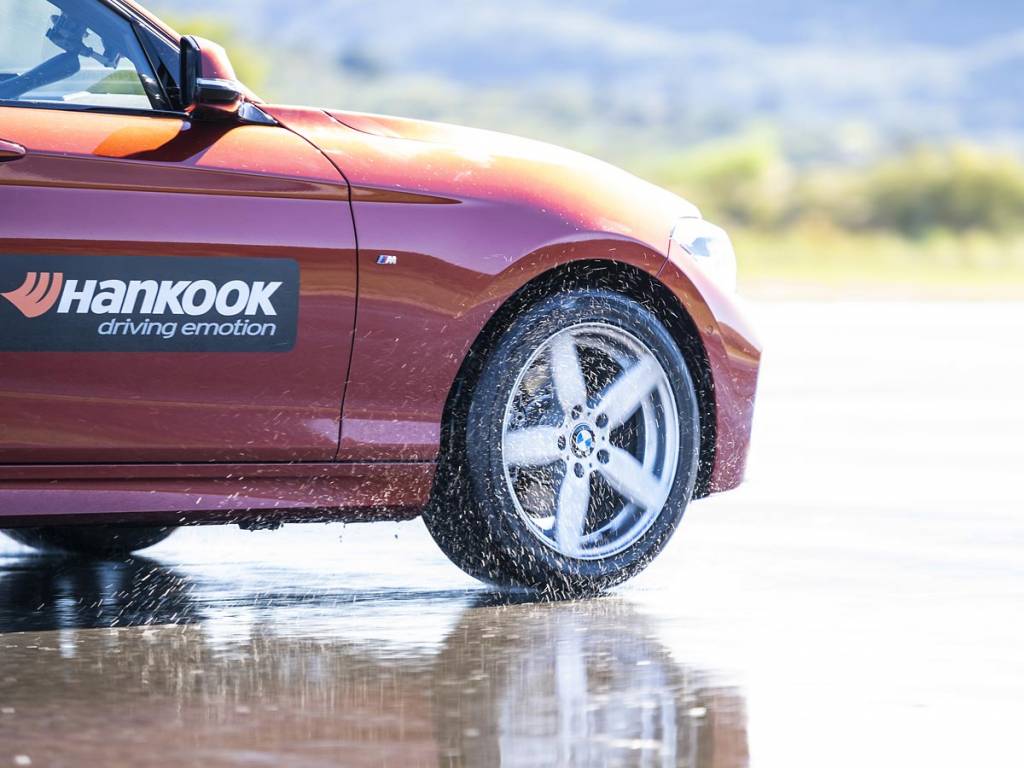 frenada en mojado hankook ventus s1 evo3