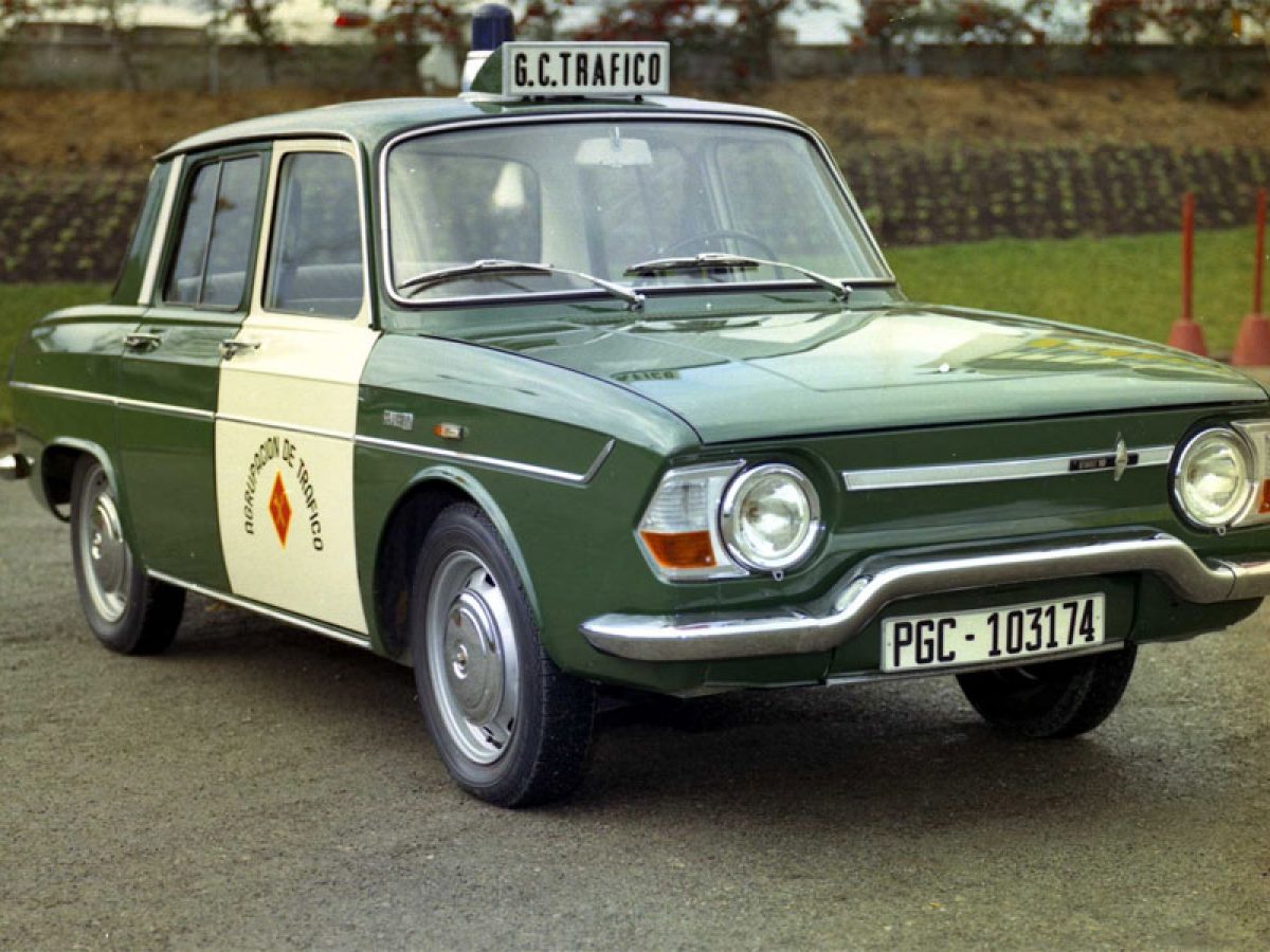 Renault 10: la historia del primer coche de la Guardia Civil ...