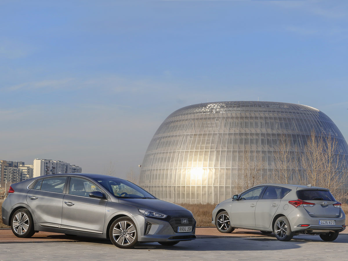 Hyundai Ioniq vs Toyota Auris