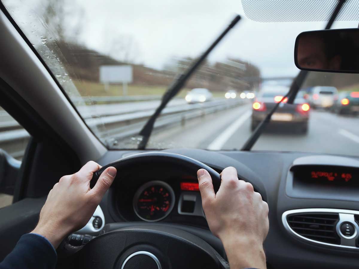 ¿Por qué cuando llueve hay más atascos en las ciudades?