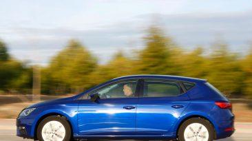 comparativa hyundai ioniq hibrido vs. seat león gnc