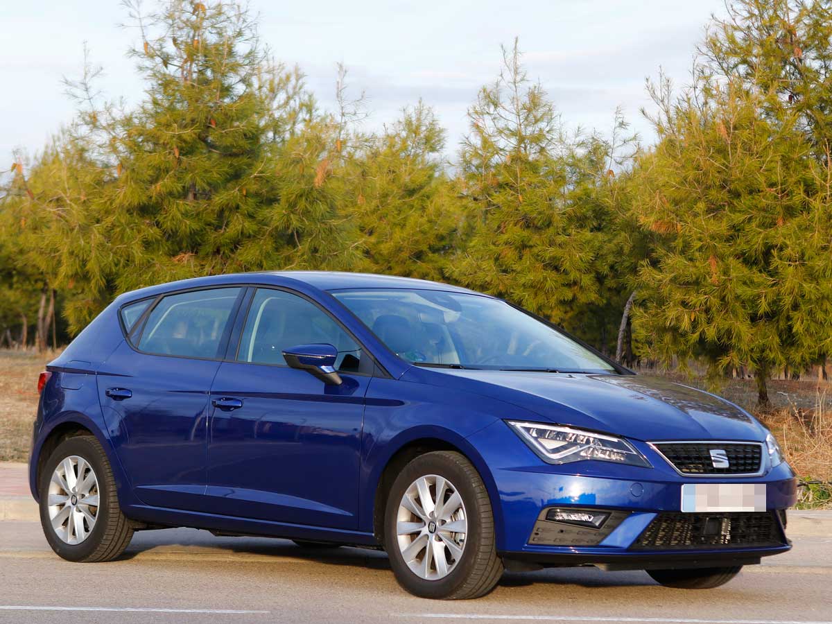 comparativa hyundai ioniq hibrido vs. seat león gnc