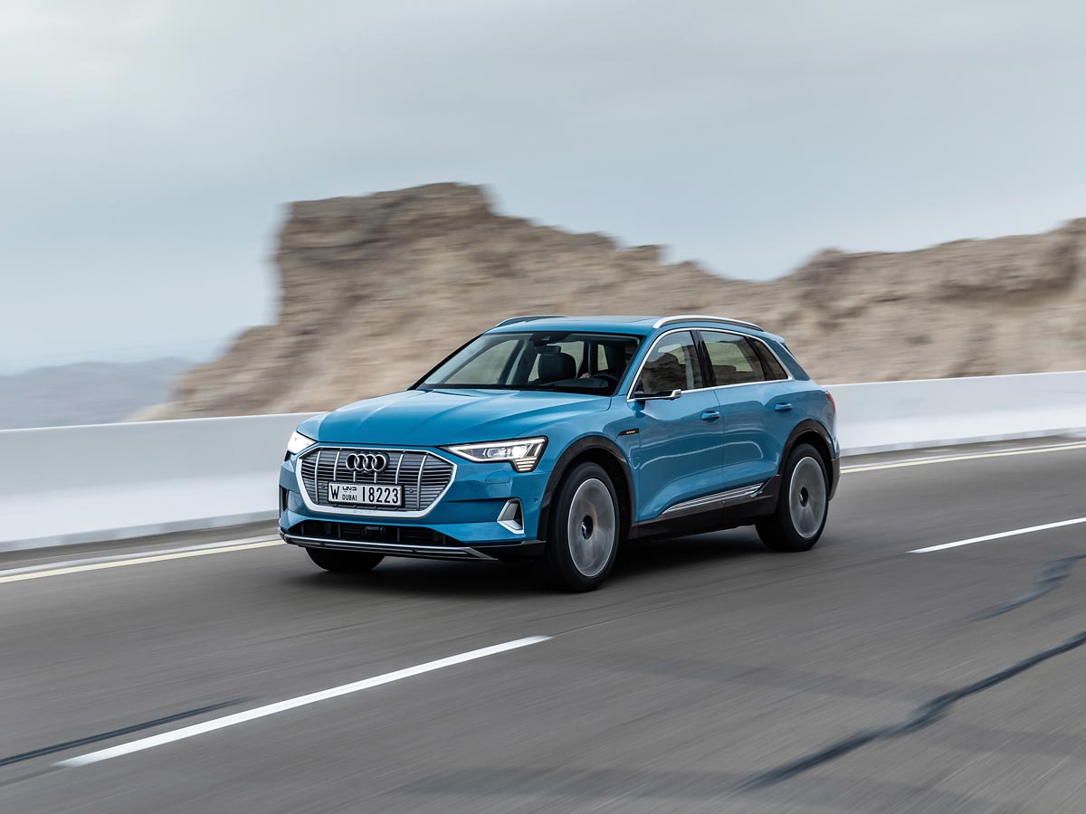 prueba Audi e-tron azul