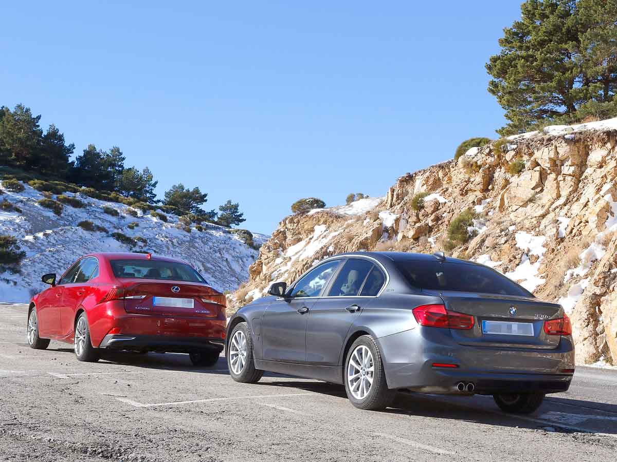 bmw 330e lexus is 300h