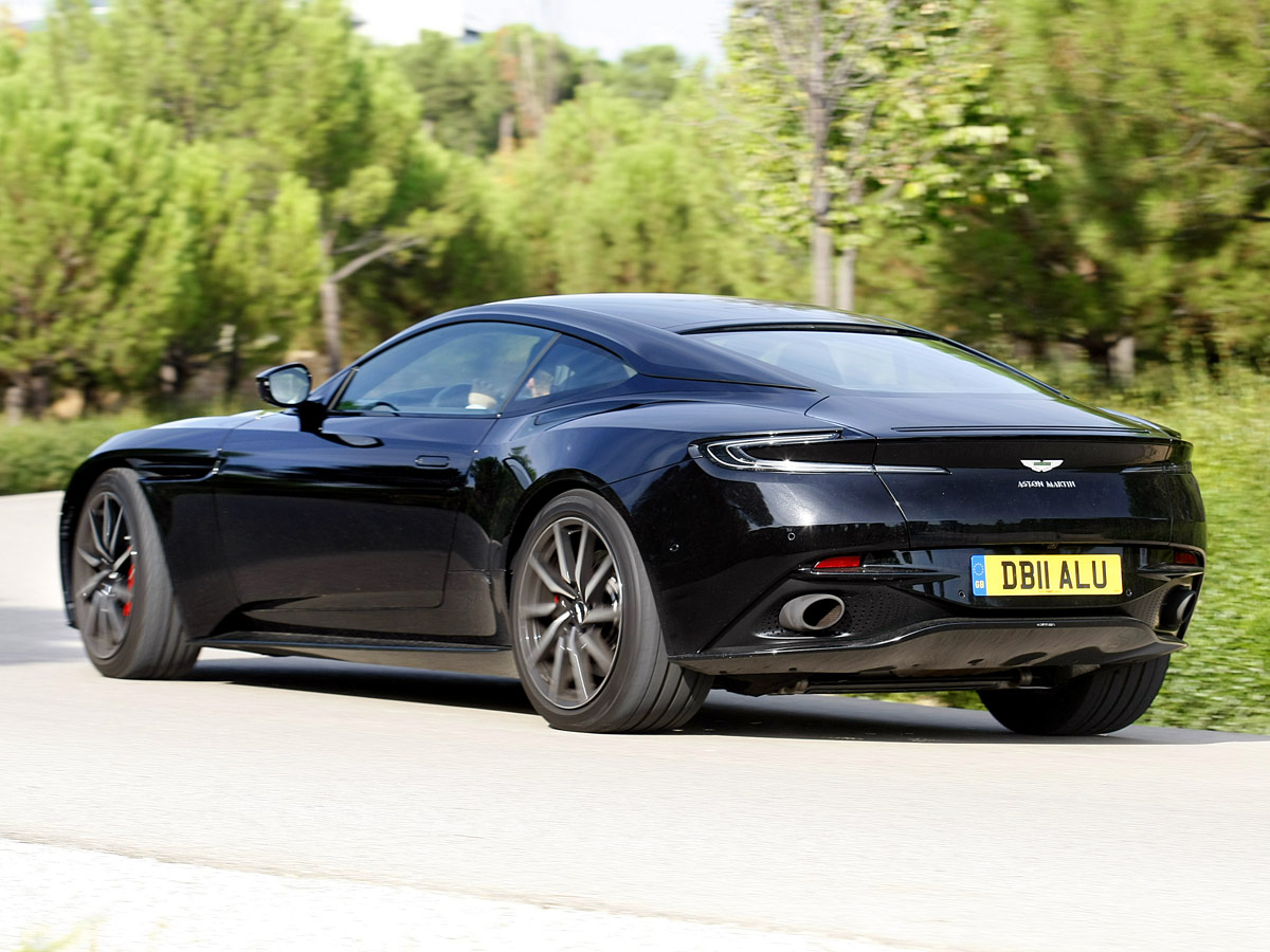 Aston Martin DB11