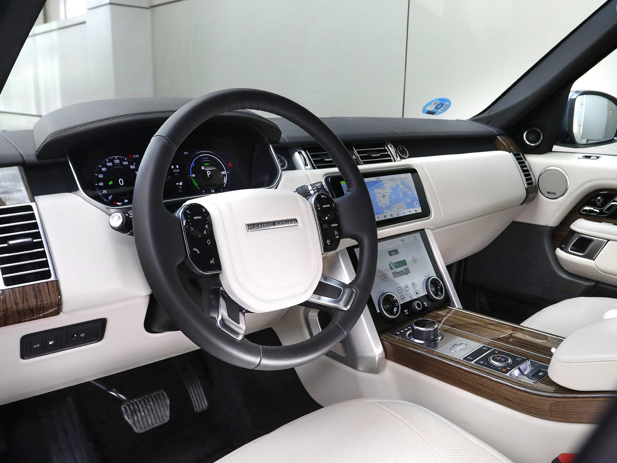 Range Rover Vogue p400e