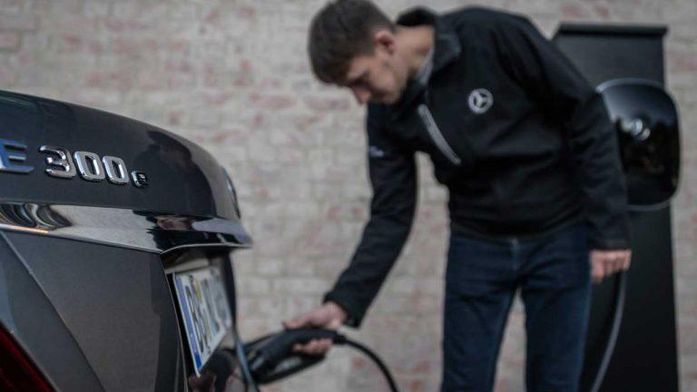 puntos de carga mercedes y endesa