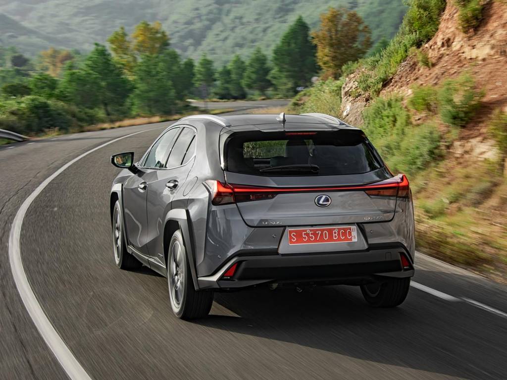 Lexus UX 250h trasera