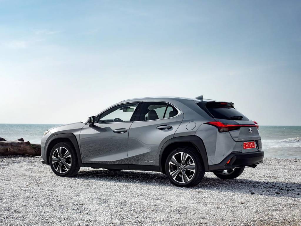 Lexus UX 250h estatica